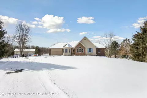 Exterior - 3336 N Dearing Rd, Parma, MI 49269 photo 3 of 8