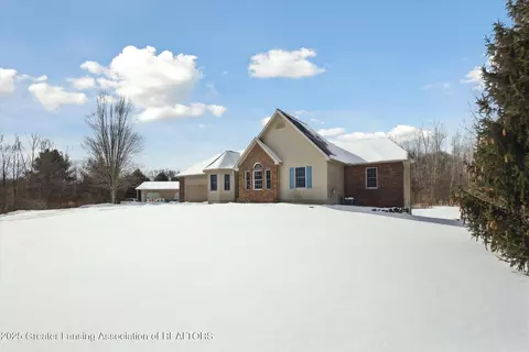 Exterior - 3336 N Dearing Rd, Parma, MI 49269 photo 4 of 8