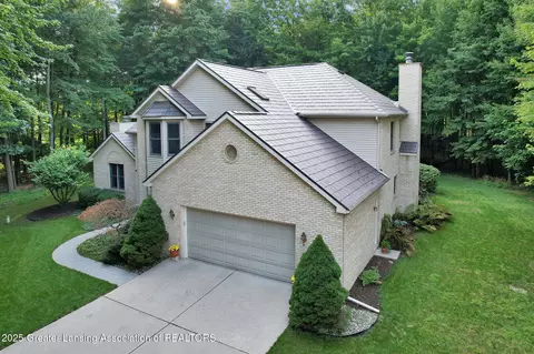 6117 Green Rd, Haslett, MI 48840