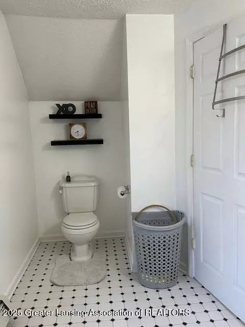 Bath - 331 E Washington St, Dimondale, MI 48821 photo 1 of 3
