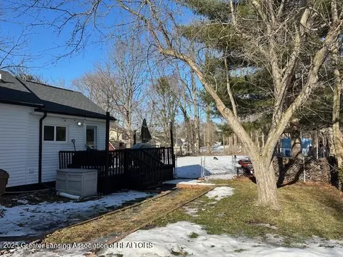 Exterior - 331 E Washington St, Dimondale, MI 48821 photo 2 of 3