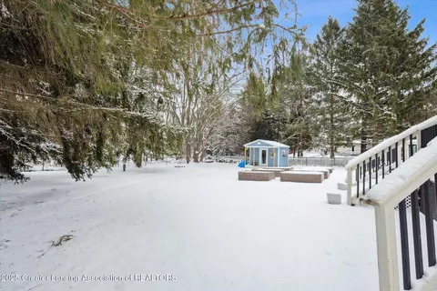 Exterior - 1325 E Grand River Rd, Williamston, MI 48895 photo 6 of 8