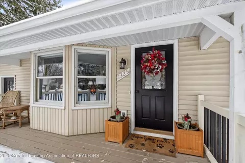 Exterior - 1325 E Grand River Rd, Williamston, MI 48895 photo 2 of 8