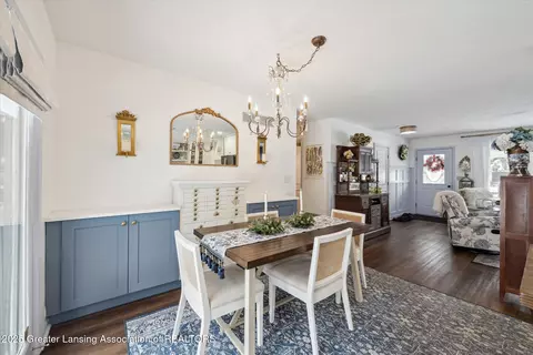 Dining - 1325 E Grand River Rd, Williamston, MI 48895 photo 2 of 3