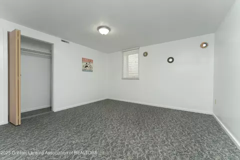Bedroom - 9478 S Francis Rd, Dewitt, MI 48820 photo 6 of 7
