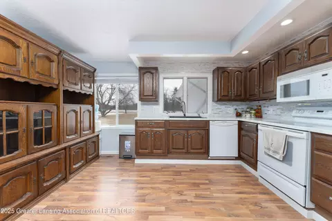 Kitchen - 9478 S Francis Rd, Dewitt, MI 48820 photo 1 of 1