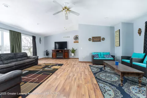 Living - 9478 S Francis Rd, Dewitt, MI 48820 photo 1 of 3
