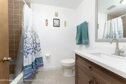 Bath - 9478 S Francis Rd, Dewitt, MI 48820 photo 1 of 3