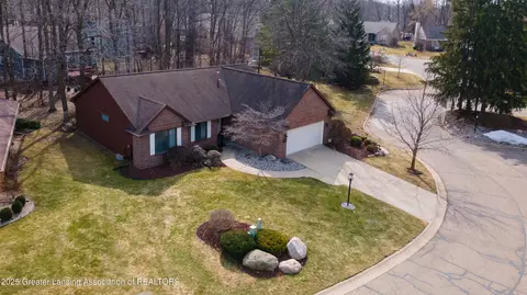 3633 Muirfield Dr, Lansing, MI 48911