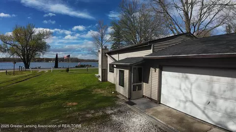 9698 E Colby Rd, Crystal, MI 48818 photo 2