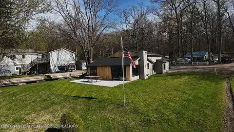 9698 E Colby Rd, Crystal, MI 48818 photo 3