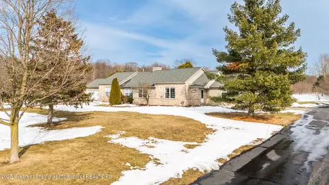 1626 Hagadorn Rd, Mason, MI 48854