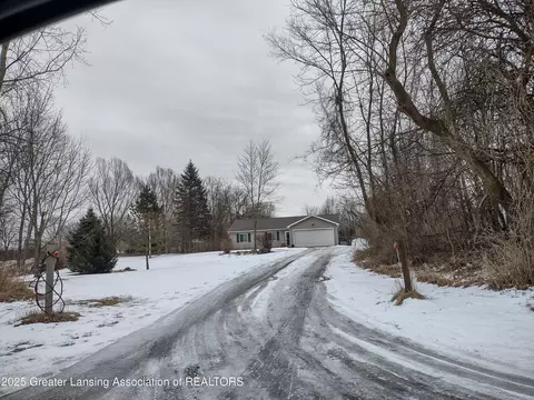 7898 E Five Point Hwy, Eaton Rapids, MI 48827