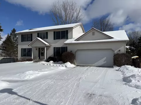 1221 Pennington Cir, Grand Ledge, MI 48837