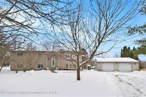 18065 Gregory Rd, Gregory, MI 48137