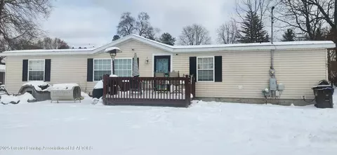 15601 Deloof St, East Lansing, MI 48823