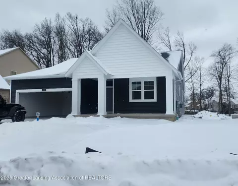 6808 Abbey Ln, Grand Ledge, MI 48837