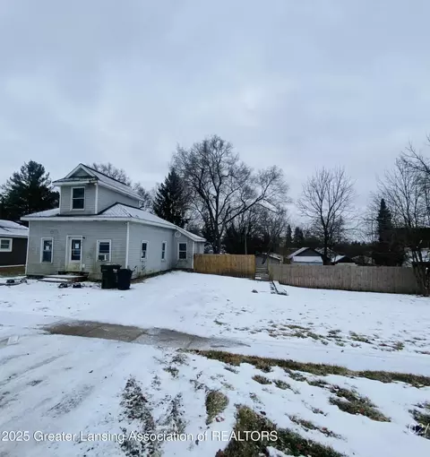 128 E High St, Ovid, MI 48866
