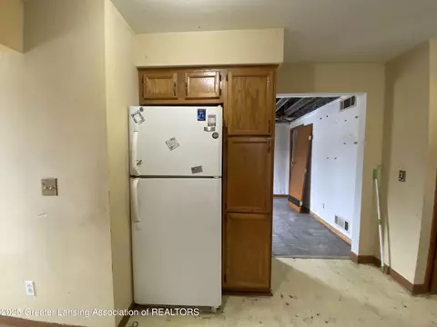 128 E High St, Ovid, MI 48866 photo 4