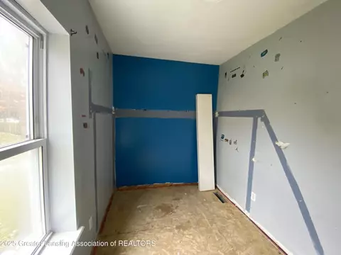 128 E High St, Ovid, MI 48866 photo 9