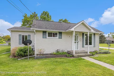 438 Union St, Grand Ledge, MI 48837