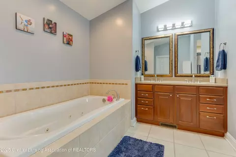 Bath - 11775 S Francis Rd, Dewitt, MI 48820 photo 3 of 4