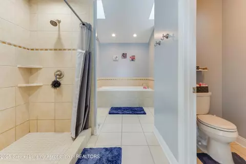 Bath - 11775 S Francis Rd, Dewitt, MI 48820 photo 2 of 4