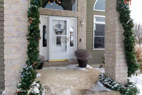 Exterior - 11775 S Francis Rd, Dewitt, MI 48820 photo 2 of 4