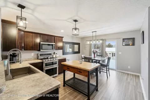Kitchen - 3070 Moccasin Dr, Dewitt, MI 48820 photo 1 of 4