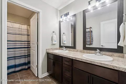 Bath - 3070 Moccasin Dr, Dewitt, MI 48820 photo 1 of 2