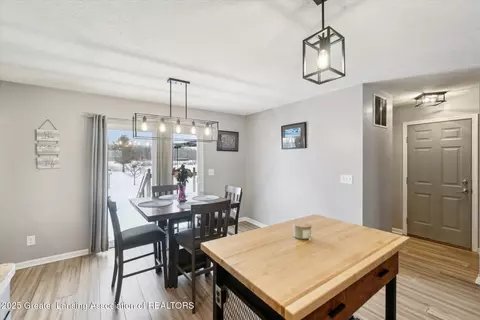 Dining - 3070 Moccasin Dr, Dewitt, MI 48820 photo 1 of 2