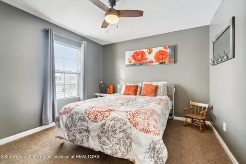 Bedroom - 3070 Moccasin Dr, Dewitt, MI 48820 photo 6 of 7