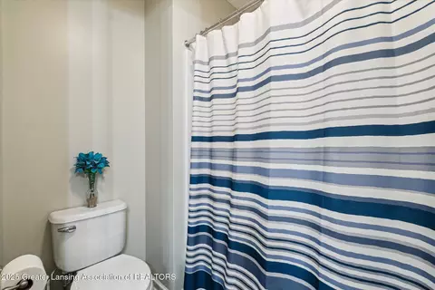 Bath - 3070 Moccasin Dr, Dewitt, MI 48820 photo 2 of 2
