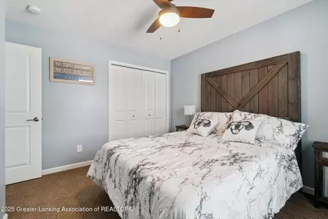 Bedroom - 3070 Moccasin Dr, Dewitt, MI 48820 photo 5 of 7