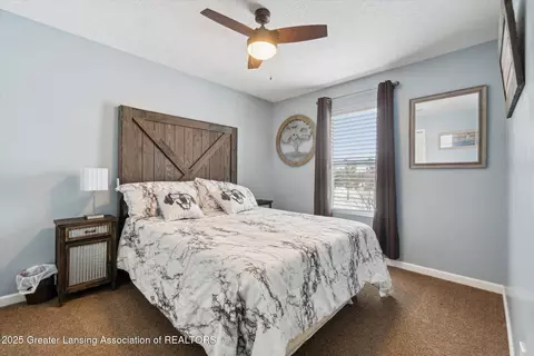 Bedroom - 3070 Moccasin Dr, Dewitt, MI 48820 photo 4 of 7