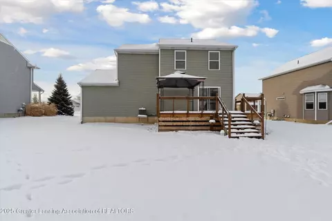 Exterior - 3070 Moccasin Dr, Dewitt, MI 48820 photo 3 of 11