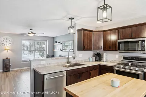 Kitchen - 3070 Moccasin Dr, Dewitt, MI 48820 photo 4 of 4