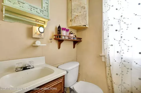 Bath - 1313 Christopher St, Lansing, MI 48906 photo 1 of 2