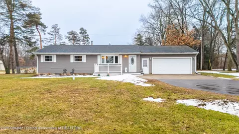 382 Catholic Church Rd, Leslie, MI 49251