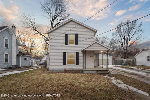 604 S Church St, Saint Johns, MI 48879