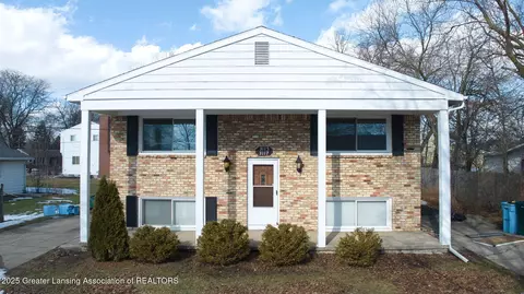 3115 Holiday Dr, Lansing, MI 48912