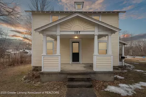 107 N River St, Eaton Rapids, MI 48827