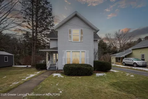 542 E Main St, Springport, MI 49284