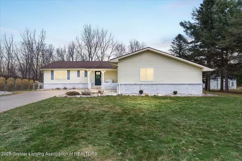 7708 Jon Scott Dr, Grand Ledge, MI 48837