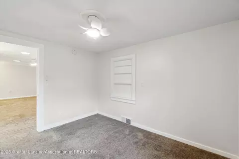 Bedroom - 1801 N Sutton Rd, Jackson, MI 49202 photo 2 of 10