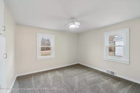 Bedroom - 1801 N Sutton Rd, Jackson, MI 49202 photo 8 of 10