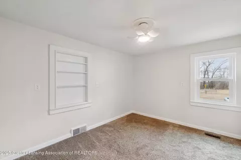 Bedroom - 1801 N Sutton Rd, Jackson, MI 49202 photo 1 of 10