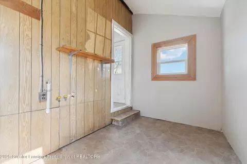 Entry Way - 2614 E Walker Rd, Saint Johns, MI 48879 photo 2 of 2