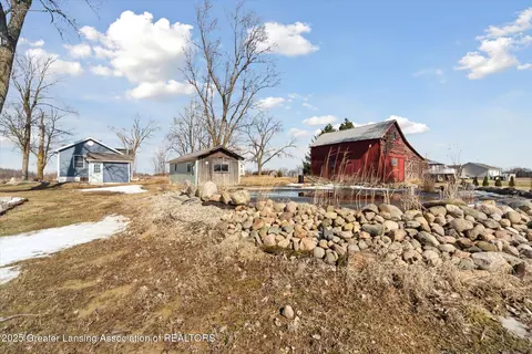 Exterior - 2614 E Walker Rd, Saint Johns, MI 48879 photo 2 of 8