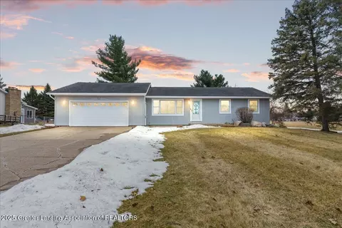 2600 E Clinton Trl, Charlotte, MI 48813